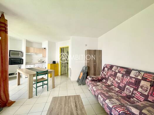 Appartement à louer 700 € 1 pièce 27 m² RDC/5 Le Mas Port Frejus Fréjus 83600