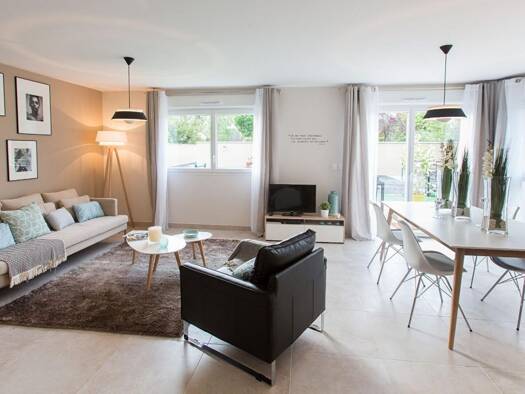 Duplex à vendre 354 900 € 4 pièces 3 chambres 81,3 m² RDC/2 Sales 74150