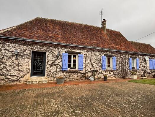 Maison à vendre 283 500 € 7 pièces 5 chambres 217 m² 2 214 m² de terrain Saint-Firmin-des-Prés 41100