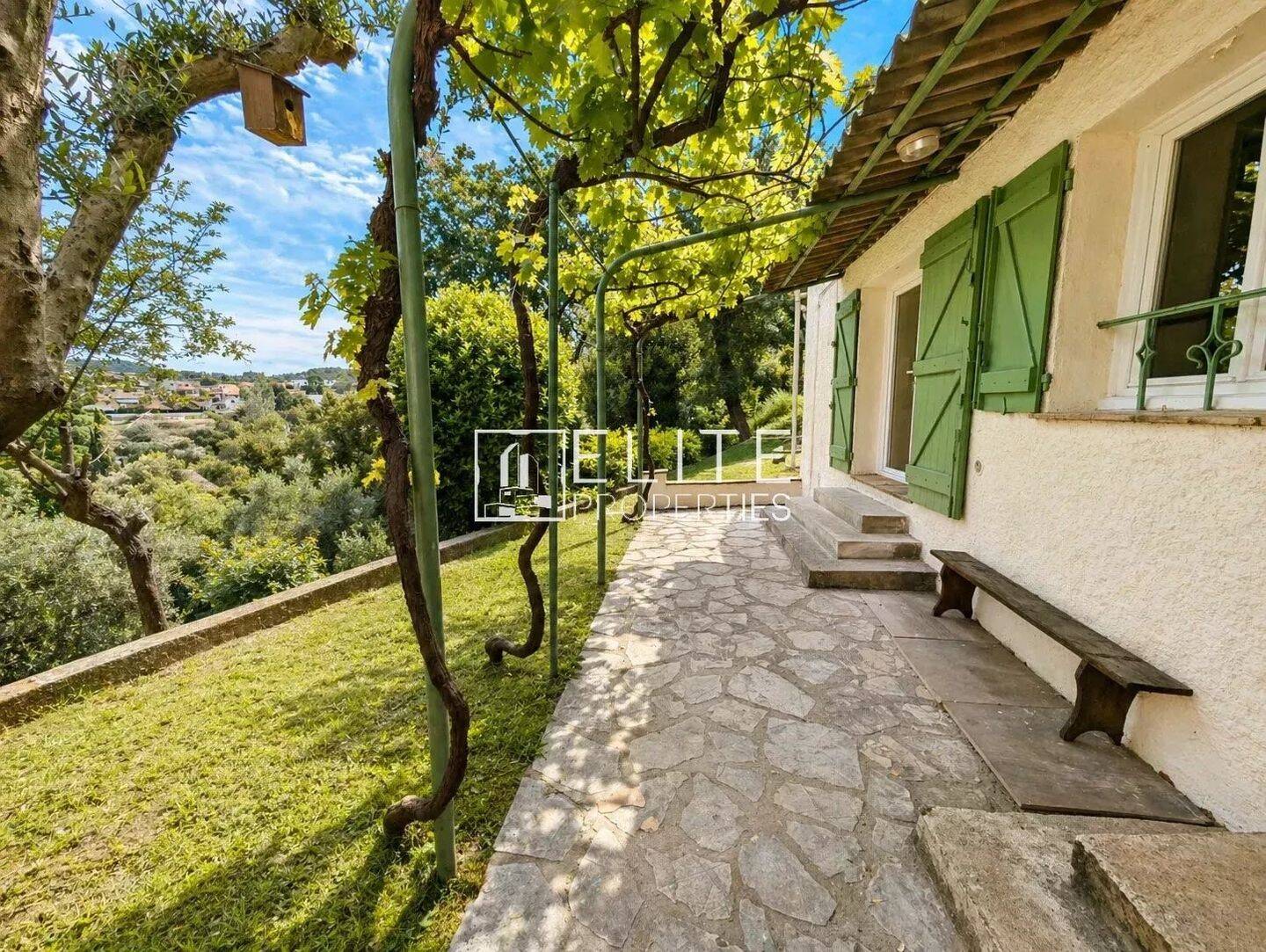 Maison à vendre, 210m², LA ROQUETTE SUR SIAGNE