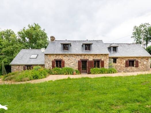 Maison à vendre 296 520 € 9 pièces 4 chambres 150 m² 6 940 m² de terrain Taule 29670