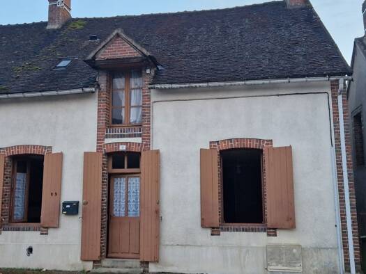 Maison de ville à vendre 64 900 € 3 pièces 2 chambres 70 m² 836 m² de terrain Champignelles 89350