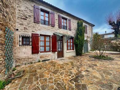 Maison à vendre 120 500 € 3 pièces 2 chambres 130 m² 380 m² de terrain Mialet 24450