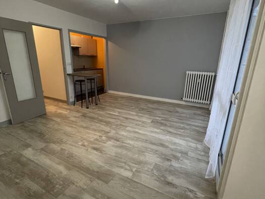 Studio à louer 450 € 1 pièce 27,8 m² 1er étage Joué-lès-Tours 37300