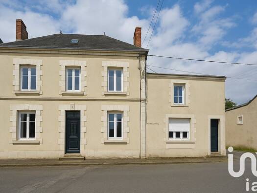 Maison de ville à vendre 289 000 € 8 pièces 5 chambres 245 m² 350 m² de terrain Les Loges Parthenay 79200