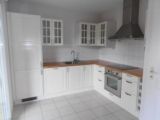 Maison de plain-pied à louer 1 052 € 5 pièces 3 chambres 100 m² dès le 20/06/2026 Vieu-d'Izenave 01430