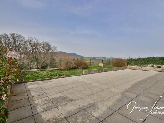 Appartement à vendre 268 000 € 3 pièces 2 chambres 70 m² RDC/2 Chabanière 69440