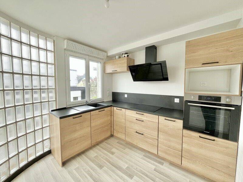 Maison à louer, 70m², CARHAIX PLOUGUER