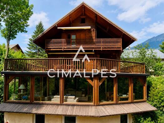 Chalet à vendre 2 900 000 € 7 pièces 5 chambres 501,82 m² 637 m² de terrain Chantemerle Saint-Chaffrey 05330