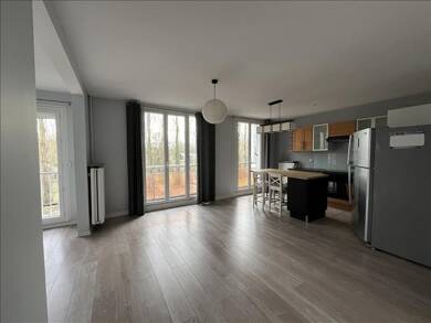 Appartement à louer 720 € 2 pièces 1 chambre 53 m² Étage 1/5 Bourges 18000