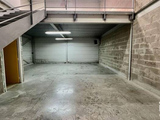 Local d'activités à louer 1 866 € 138 m² d'espace de stockage Santeny 94440