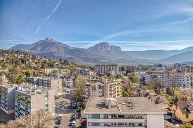 Appartement à vendre 228 000 € 3 pièces 2 chambres 108 m² Dernier étage, Étage 9/9 Chambéry 73000
