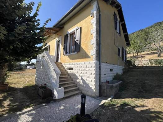 Maison à vendre 334 000 € 4 pièces 3 chambres 183 m² 1 692 m² de terrain Lhuis 01680
