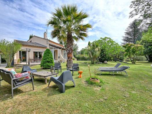 Maison à vendre 530 000 € 6 pièces 3 chambres 164 m² 2 000 m² de terrain Sud Uzès 30700