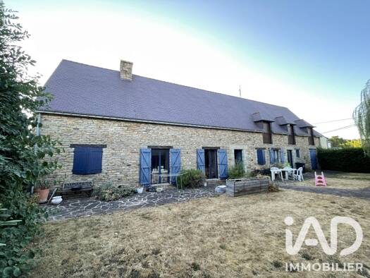 Maison à vendre 779 000 € 9 pièces 8 chambres 421,26 m² 3 000 m² de terrain Peri Centre Saint-Avé 56890