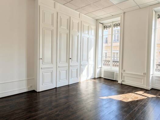 Appartement à vendre 285 500 € 3 pièces 53,84 m² Étage 1/3 Lyon 2ème arrondissement 69002