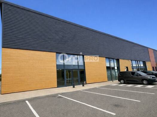 Local commercial à louer 5 468 € 486 m² de surface de vente Orange 84100