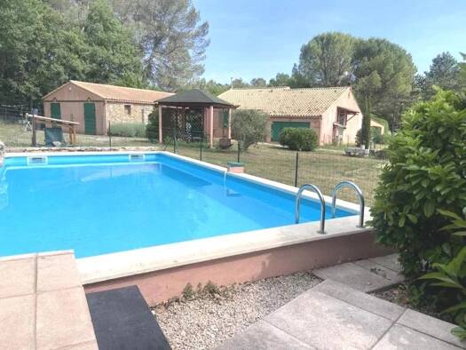 Villa à vendre 450 000 € 4 pièces 3 chambres 123 m² 11 230 m² de terrain Tourves 83170