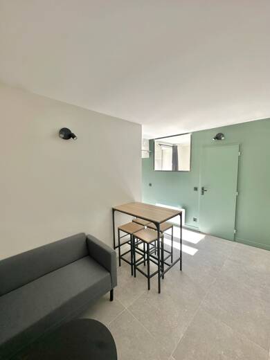 Appartement à louer 800 € 2 pièces 1 chambre 25 m² RDC/2 Fontaines-sur-Saône 69270