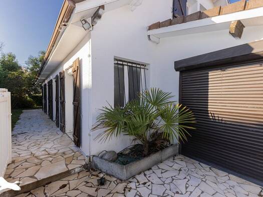 Maison à vendre 272 896 € 6 pièces 4 chambres 140 m² 718 m² de terrain Erckman-Val d'Or-Pont Long Lons 64140