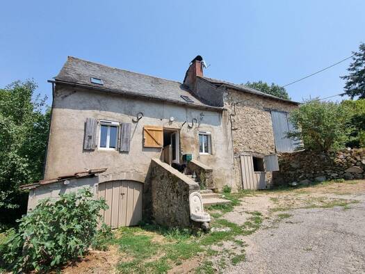 Maison à vendre 169 000 € 5 pièces 4 chambres 116 m² 17 775 m² de terrain La Salvetat-Peyralès 12440