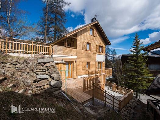 Chalet à vendre - Première occupation 1 236 000 € 11 pièces 7 chambres 188 m² 383 m² de terrain La Boixe 16330
