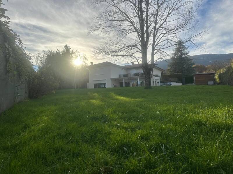 Maison à vendre, 240m², INJOUX GENISSIAT