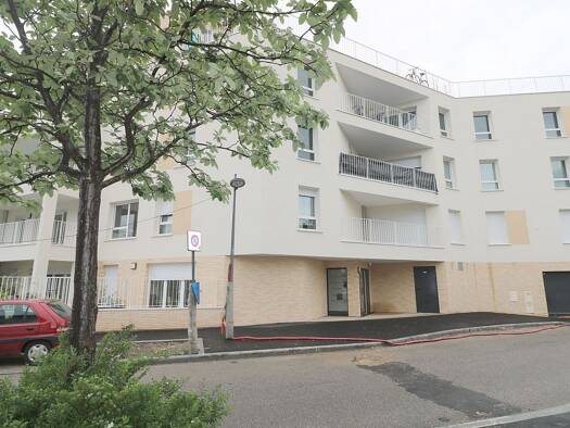 Appartement à louer 660 € 1 pièce 24 m² Étage 1/4 Les Mureaux 78130