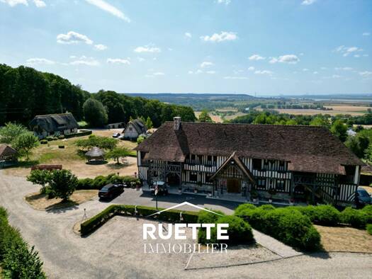 Maison à vendre 2 840 000 € 40 pièces 18 chambres 1 049 m² 13 000 m² de terrain Saint-Samson-de-la-Roque 27680