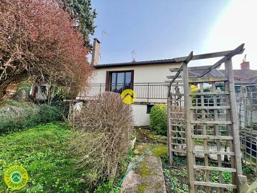 Maison à vendre 99 000 € 5 pièces 2 chambres 125 m² 415 m² de terrain Léré 18240