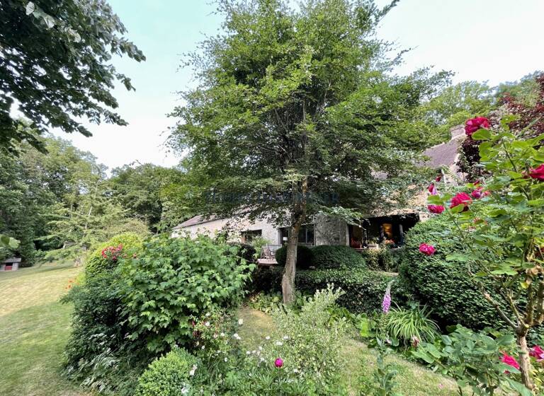 Maison à vendre 1 200 000 € 9 pièces 6<br/>chambres 300 m²<br/>superficie 3 605 m²<br/>terrain Les Mesnuls 78490