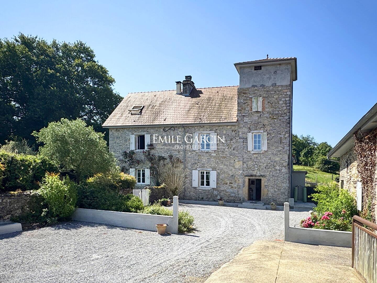 Maison à vendre, 950m², SAUVETERRE DE BEARN