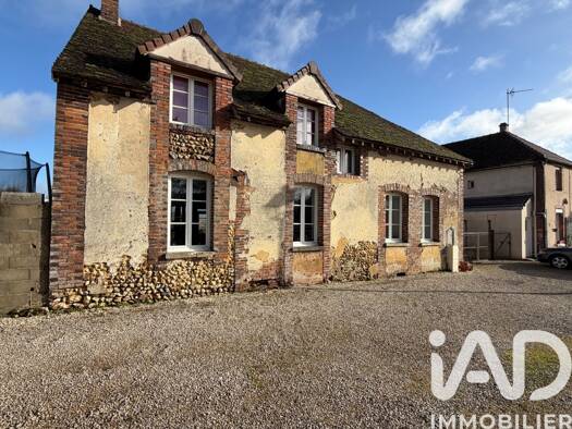 Maison à vendre 179 000 € 5 pièces 2 chambres 147 m² 2 196 m² de terrain Sommecaise 89110