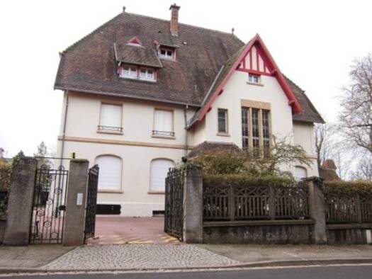 Appartement à louer 1 067 € 5 pièces 104,8 m² Étage 2/2 Vacquinière-Botanique-Courcelle Montigny-lès-Metz 57950