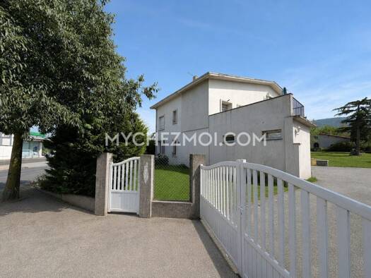 Maison à vendre 439 000 € 9 pièces 6 chambres 300 m² 1 400 m² de terrain Les Auques Aussillon 81200