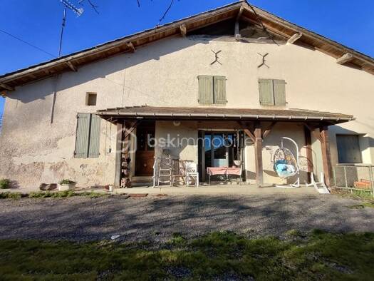 Ferme à vendre 165 000 € 6 pièces 4 chambres 155 m² 39 987 m² de terrain Miradoux 32340