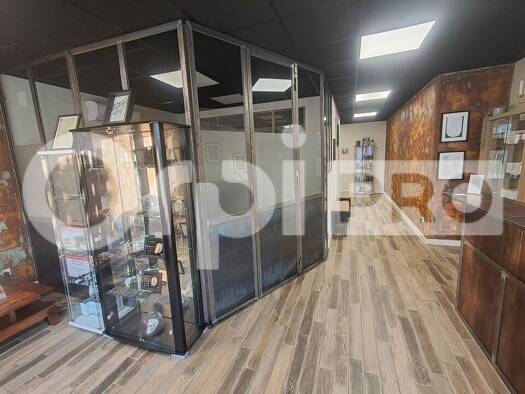 Local commercial à vendre 181 000 € 145 m² de surface de vente Montluçon 03100