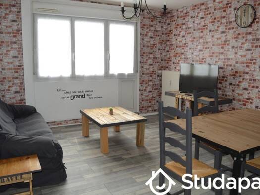 Appartement à louer 355 € 1 pièce 3 chambres 12 m² 4ème étage Chartreux Troyes 10000