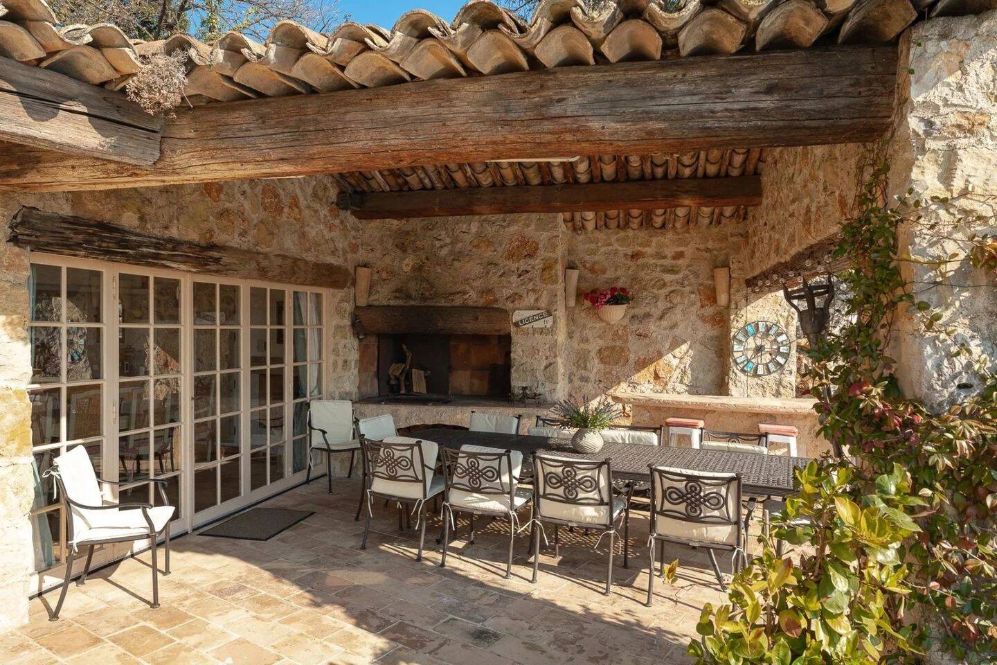 Maison à vendre, 420m², TOURRETTES SUR LOUP