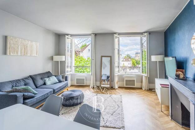 Appartement à vendre 689 000 € 3 pièces 1 chambre 51,7 m² Dernier étage, Étage 3/3 Montmartre Paris 18ème 75018