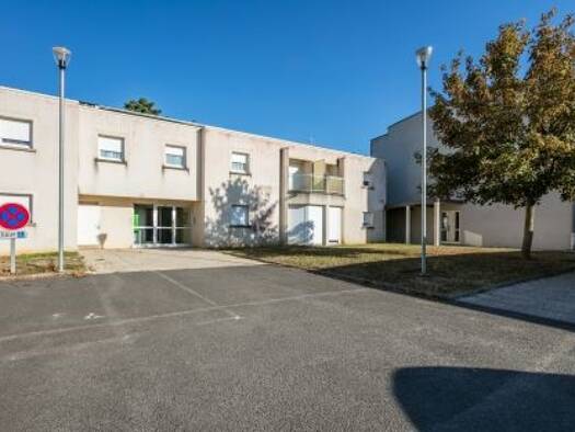 Appartement à louer 366 € 1 pièce 36 m² 1er étage Le Bourg Saint-Germain-du-Puy 18390