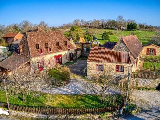 Maison à vendre 420 000 € 12 pièces 6 chambres 300 m² 1 486 m² de terrain Le Buisson-de-Cadouin 24480