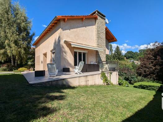 Maison de plain-pied à vendre 298 000 € 5 pièces 3 chambres 206 m² 3 667 m² de terrain Allègre 43270