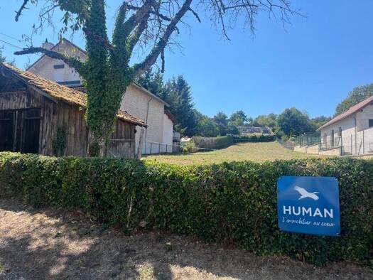 Terrain constructible à vendre 35 000 € 1 150 m² de terrain Maurs 15600