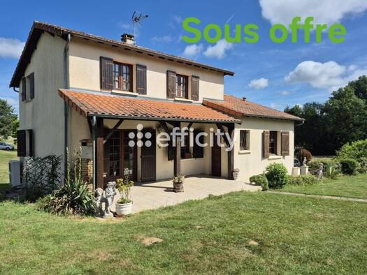 Maison à vendre 146 300 € 5 pièces 3 chambres 132 m² 3 460 m² de terrain Chabrac 16150