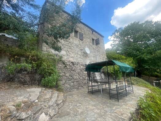Maison à vendre 139 700 € 5 pièces 4 chambres 70 m² 1 995 m² de terrain Malarce-sur-la-Thines 07140