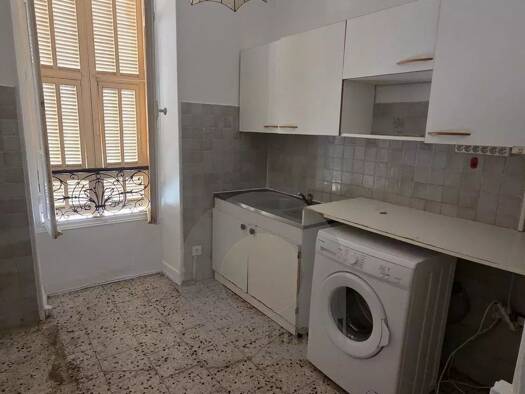 Appartement à louer 1 355 € 2 pièces 1 chambre 42,5 m² 1er étage Beausoleil 06240