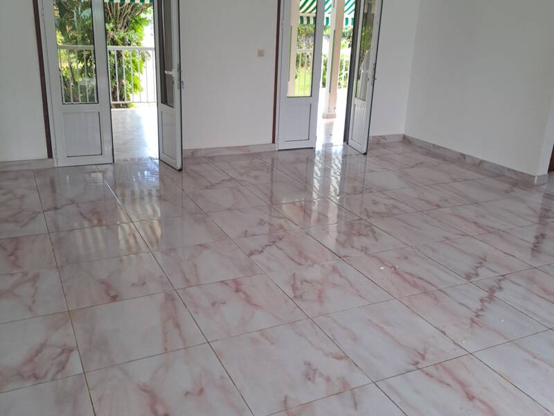 Maison à louer, 99m², PETIT BOURG