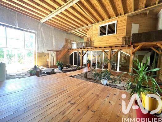 Maison à vendre 320 000 € 10 pièces 4 chambres 650 m² 3 720 m² de terrain Échassières 03330