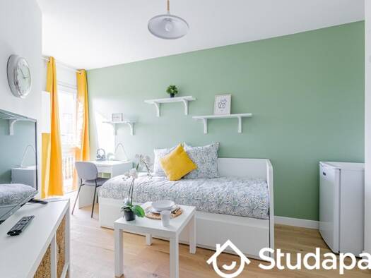 Colocation à louer 595 € 1 pièce 2 chambres 11 m² 2ème étage Gare Saint-Denis 93380